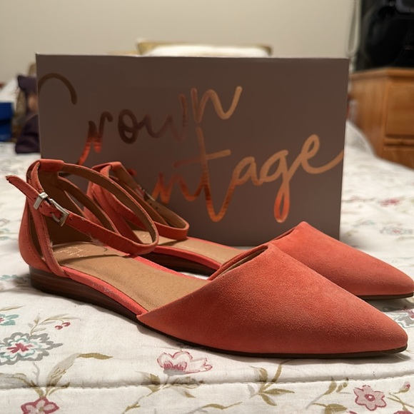 NIB Crown Vintage Evalinda ankle strap cutout wedge shoe - Picture 2 of 8